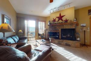 Apartment room in Eagle Ridge Lodge III