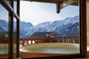 Chalets Chalet 4* hammam sauna jacuzzi panorama : photos des chambres