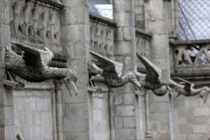 Departamento junto a la Basílica Voto Nacional - Quito