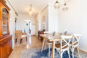 Fee4Me: First Line Luxury Apartment