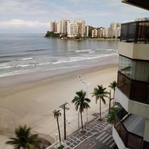 Apto frente praia Asturia Guaruja