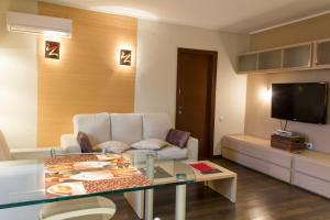 Alex Apartments near Kreshatik st