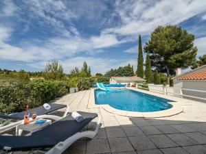 Villas Alluring Villa in Pouzols Minervois with private swimming pool : photos des chambres