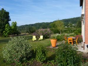 Maisons de vacances Comfy holiday home in Crux La Ville with fenced garden : photos des chambres