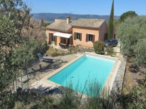 Maisons de vacances Detached holiday home with private pool in the village of Roussillon : photos des chambres