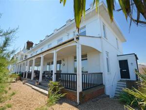 Wonderful Holiday Home in Deal Kent on the Seafront