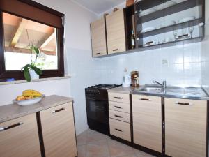 Charming Villa with Pool in Zbandaj