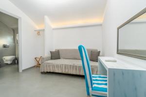 Central Fira Suites