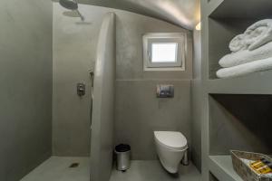 Central Fira Suites