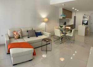 Bianca Beach 106, ground floor 250m from Mil Palmeras beach