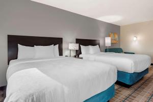 Queen Suite with Two Queen Beds - Non-Smoking room in MainStay Suites Newberry - Crane