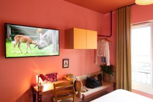 PAUL & PIA - Welcome Home Hotel