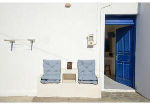 Tsakonas Plakes Studios Milos Greece