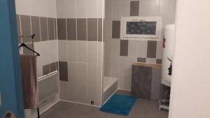 Pause Appart 40 m2 avec cour privative - Spacieux & Confortable