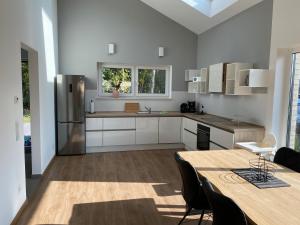 Schönes Ferienhaus mit Sauna am Harkebrügger See in der Nähe von Oldenburg