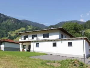 Apartment in Mayrhofen with garden - 施文道