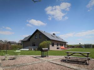 Villa in Ardennes with Sauna and Bubble Bath