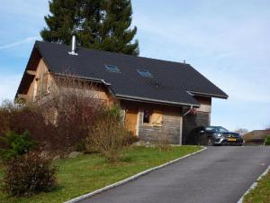 Chalets Cozy Chalet in Li zey with view of French Countryside : photos des chambres