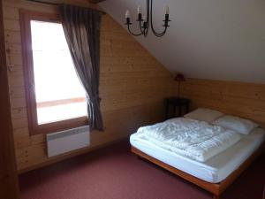 Chalets Cozy Chalet in Li zey with view of French Countryside : photos des chambres