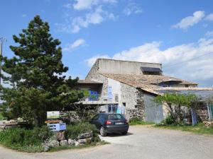 Charming holiday home in Mirabel with pool