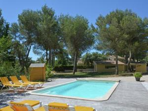 Villas Lush Villa in Beaucaire with Swimming Pool : photos des chambres