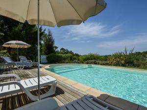 Maisons de vacances lovely holiday home in Loubejac with private pool : photos des chambres