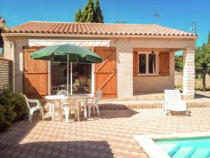 Maisons de vacances Beautiful Holiday Home Near Centre Private Pool Private Garden Roofed Terrace : photos des chambres