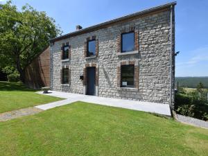 Heritage Holiday Home in Humain with Private Garden