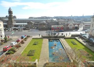 Family Room room in Admiral Guest House