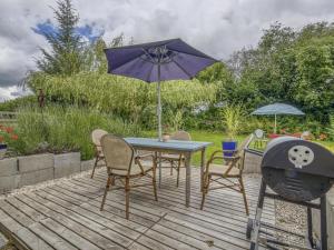 Maisons de vacances Cottage in Saint Clair sur l Elle with Garden and Barbecue : photos des chambres