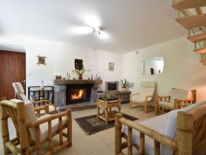 Maisons de vacances Peaceful Holiday Home in Yvias with Garden : photos des chambres