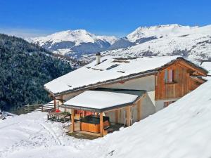 Chalets New and very comfortable chalet with many facilities : photos des chambres