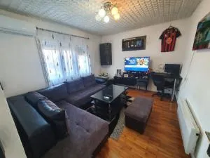 Iliovski Inn - Just Like Home - Dunje