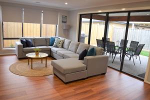 The Bentley - 5 bdrms, 3 bthrm, Sleeps 12, WiFi, Linen,