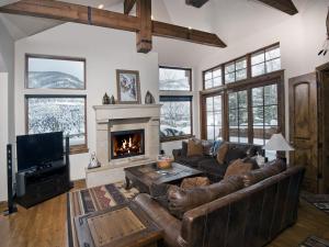 Four-Bedroom Holiday Home room in Alpine Drive Chalet