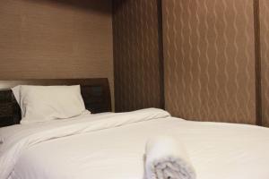 Chic and Cozy 2BR Apartment at Pinewood Jatinangor near JATOS By Travelio