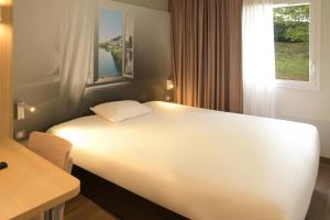 Hotels B&B HOTEL Angouleme : Grande Chambre Double 