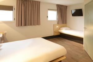 Hotels B&B HOTEL Angouleme : photos des chambres