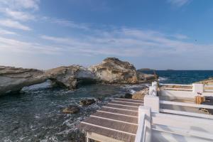 AQUA HOUSE Milos Greece