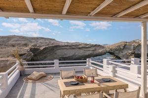 AQUA HOUSE Milos Greece