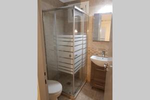 Modern elegant apartment next to Mon Repo