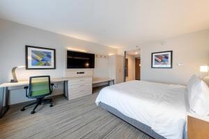 Standard King Room - Non-Smoking  room in Holiday Inn Express & Suites - Staunton, an IHG Hotel