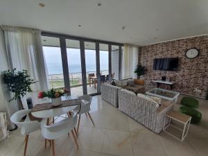 Stay at The Point - Magnificent Magical Marvel