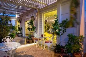 Nun Hotel - Barınak