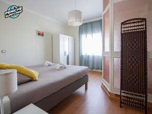 Beach Avenue Apartment