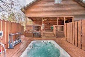 Hot Tub Little Bears Pond Broken Bow Cabin