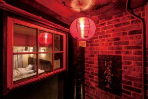 Tombori Shukuhakushitsu 203