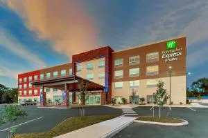 Holiday Inn Express & Suites - Roanoke – Civic Center - ROA Holiday Inn Express & Suites - Roanoke – Civic Center - ROA