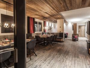 Luxury Chalet Gaschurn near Ski Lift