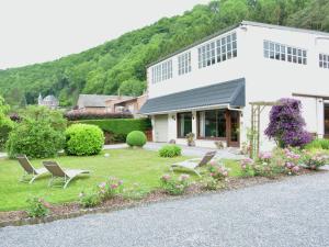 Luxury Holiday Home in Hamoir with Terrace